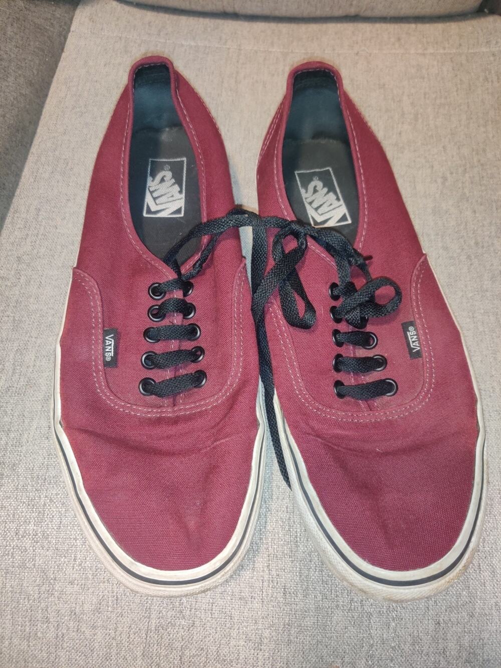 Men's Size 10.5 - VANS Authentic 33 DX Burgundy Lace-Up Shoes